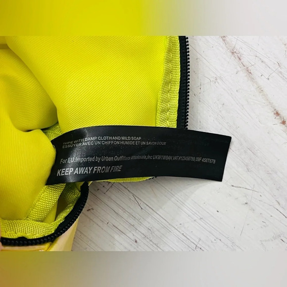 Free People Movement Reflective Sling in Yellow NWOT $60 - Picture 8 of 9